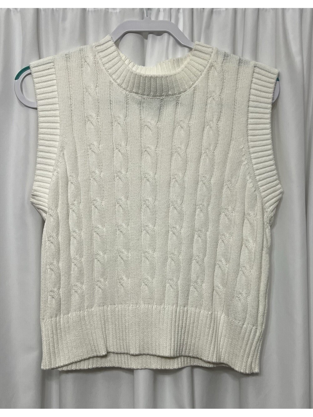 FOREVER 21 Size S Women's White Knit Sweater Vest Top Cable Knit